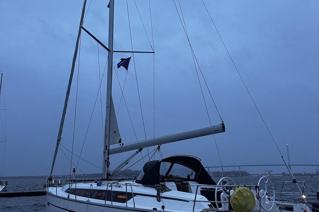 Original-Foto eines Kunden | Vercharterer hat mehrere baugleiche Yachten. Abweichungen sind möglich.